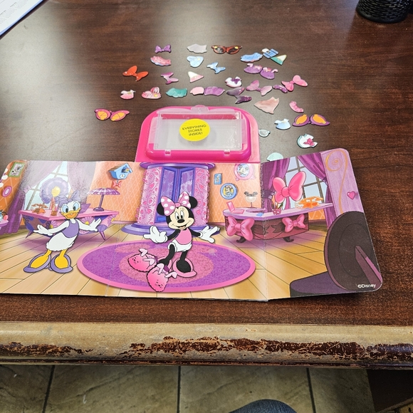 Minnie Mouse Magnetic Book and Storage 31 Magnets - Picture 5 of 5